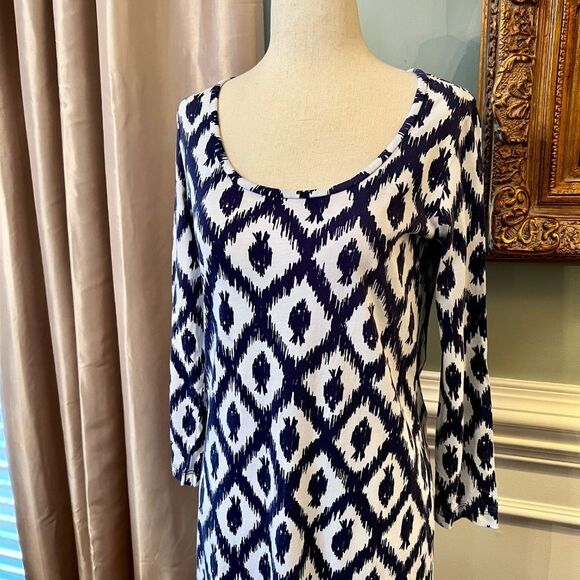 EUC Lilly Pulitzer Beacon Dress in Bright Navy Little Fish Engineered Size SMALL - Picture 3 of 3